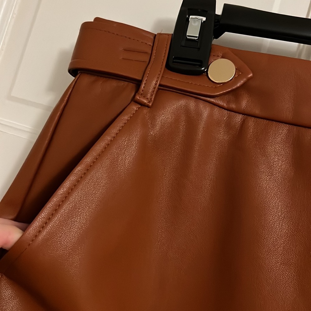 Loft Leather Skirt - Picture 4 of 9